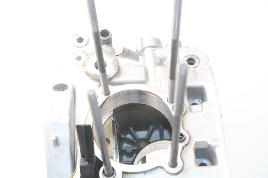 photo de CARTER MOTORE INFERIORE BMW R GS 1150 (1999 - 2004) - Caratteristiche distintive