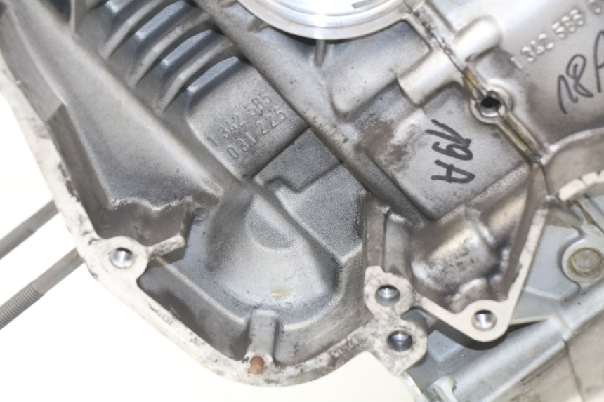 photo de CARTER MOTORE INFERIORE BMW R GS 1150 (1999 - 2004) - Dettagli dei punti di fissaggio