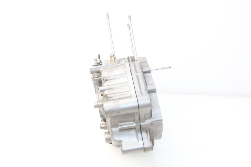 photo de CARTER MOTORE INFERIORE SUZUKI RV VAN VAN 125 (2003 - 2008) - Dettagli dei punti di fissaggio