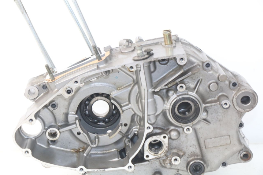 photo de CARTER MOTORE INFERIORE SUZUKI RV VAN VAN 125 (2003 - 2008) - Stato della superficie e materiale