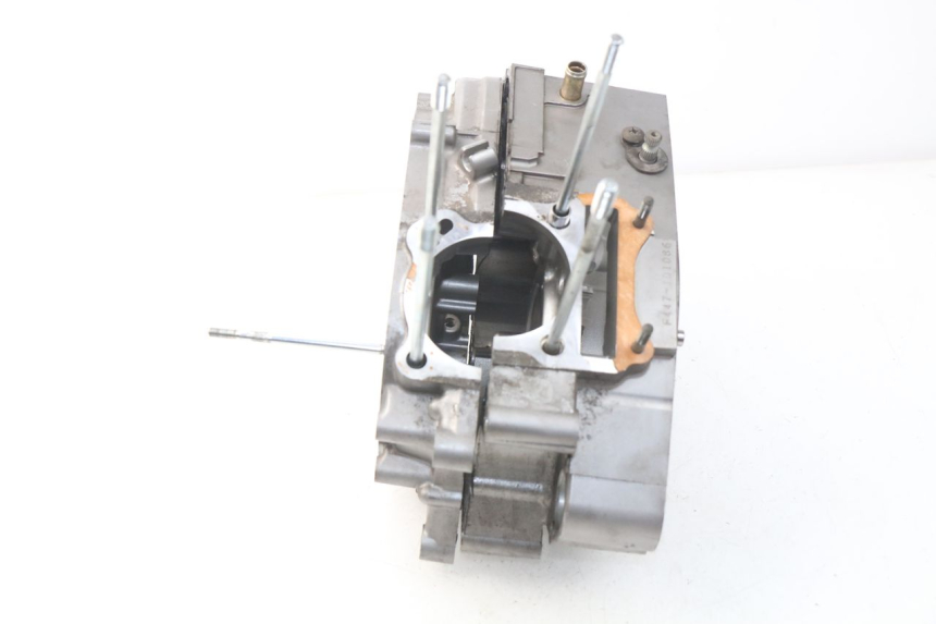 photo de CARTER MOTORE INFERIORE SUZUKI RV VAN VAN 125 (2003 - 2008) - Marcature e riferimenti originali