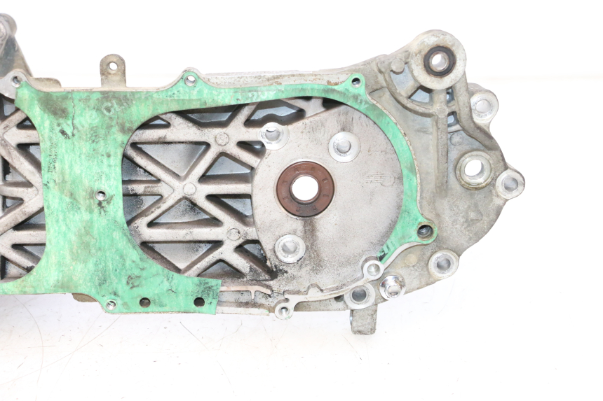 photo de CARTER BAS MOTEUR KEEWAY RY6 2T 50 (2011 - 2019) - Altra vista dell'articolo