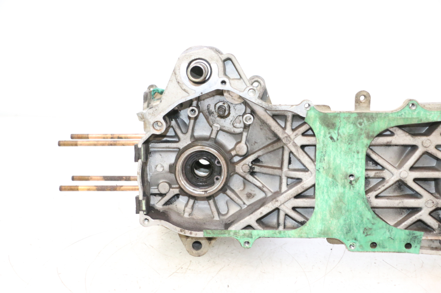 photo de CARTER BAS MOTEUR KEEWAY RY6 2T 50 (2011 - 2019) - Angolazione alternativa