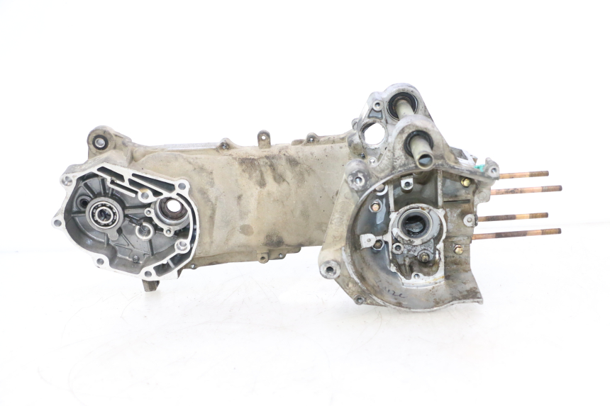 photo de CARTER BAS MOTEUR KEEWAY RY6 2T 50 (2011 - 2019) - Dettagli dei punti di fissaggio