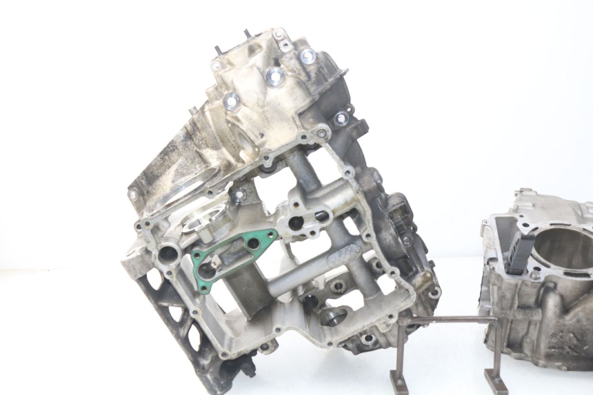 photo de CARTER MOTORE BMW S RR ABS S1000RR 1000 (2009 - 2011) - Caratteristiche distintive