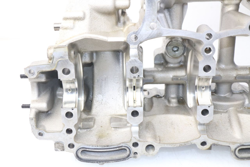 photo de CARTER MOTORE BMW S RR ABS S1000RR 1000 (2009 - 2011) - Stato della superficie e materiale