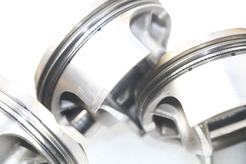 photo de CARTER MOTORE BMW S RR ABS S1000RR 1000 (2009 - 2011) - Caratteristiche distintive