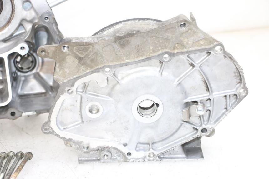 photo de CARTER BASSO MOTORE DAELIM S1 125 (2007 - 2016) - Dettagli dei punti di fissaggio