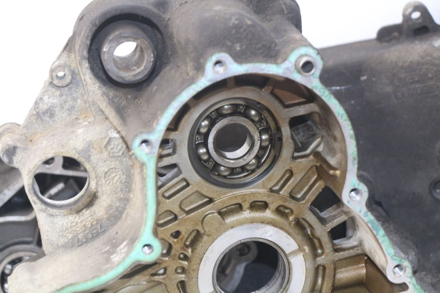 photo de CARTER MOTORE INFERIORE PEUGEOT SATELIS 500 (2007 - 2013) - Primo piano ad alta risoluzione