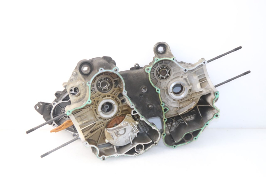 photo de CARTER MOTORE INFERIORE PEUGEOT SATELIS 500 (2007 - 2013) - Foto prodotto supplementare