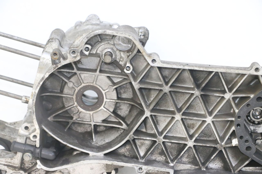 photo de CARTER MOTORE PEUGEOT SATELIS 125 (2013 - 2018) - Altra vista dell'articolo