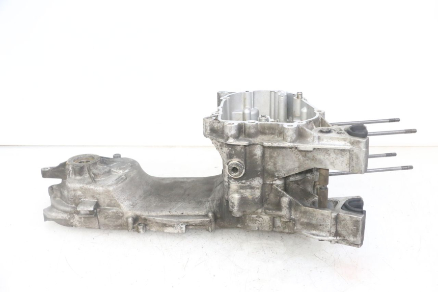 photo de CARTER MOTORE PEUGEOT SATELIS 125 (2013 - 2018) - Dettagli dei punti di fissaggio