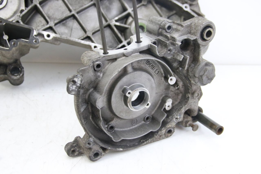 photo de CARTER BAS MOTEUR APRILIA SCARABEO 4T 50 (2009 - 2017) - Primo piano tecnico