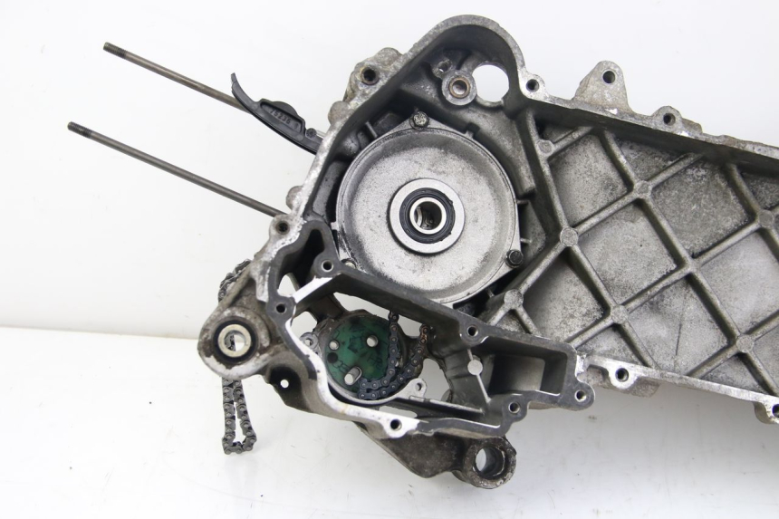 photo de CARTER BAS MOTEUR APRILIA SCARABEO 4T 50 (2009 - 2017) - Dettagli dei punti di fissaggio