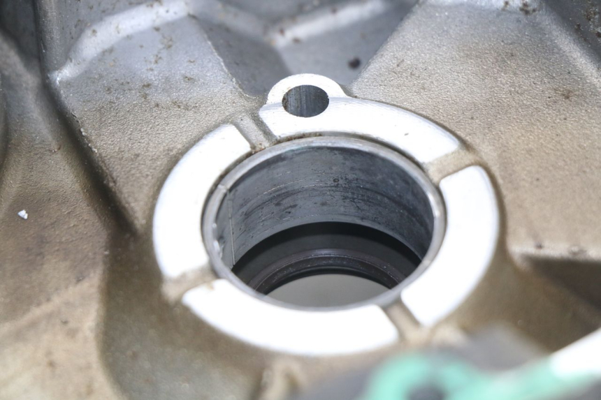 photo de CARTER MOTORE INFERIORE APRILIA SCARABEO GT 125 (1999 - 2007) - Primo piano tecnico