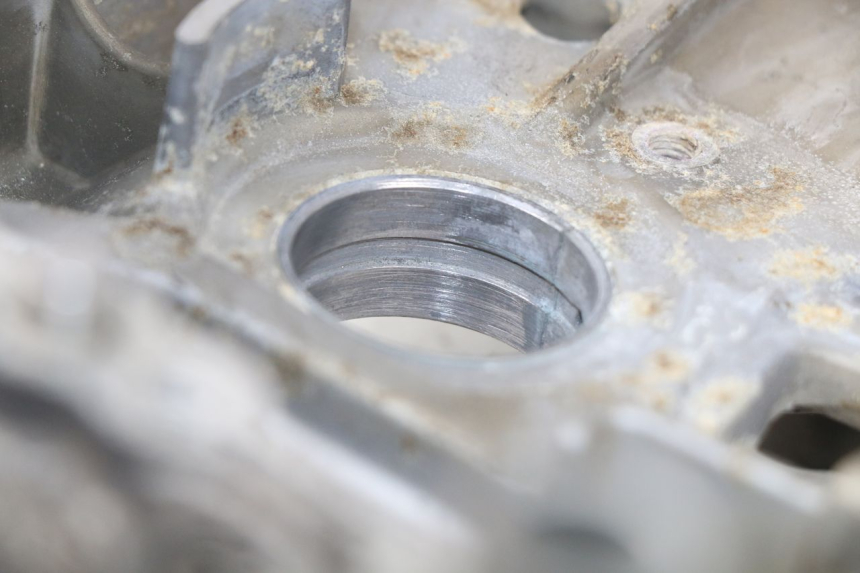 photo de CARTER MOTORE INFERIORE APRILIA SCARABEO GT 125 (1999 - 2007) - Ricambio usato controllato