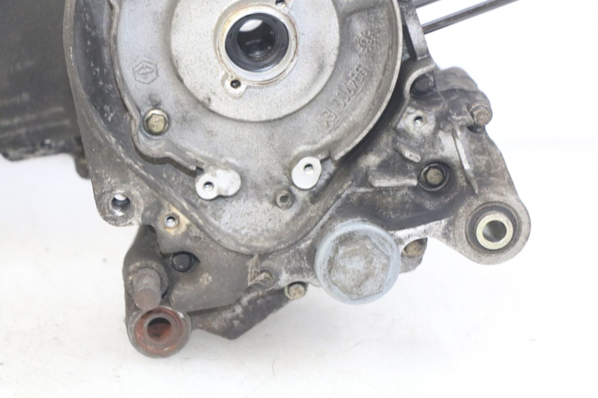 photo de CARTER BAS MOTEUR APRILIA SCARABEO 100 (2003 - 2012) - Primo piano ad alta risoluzione