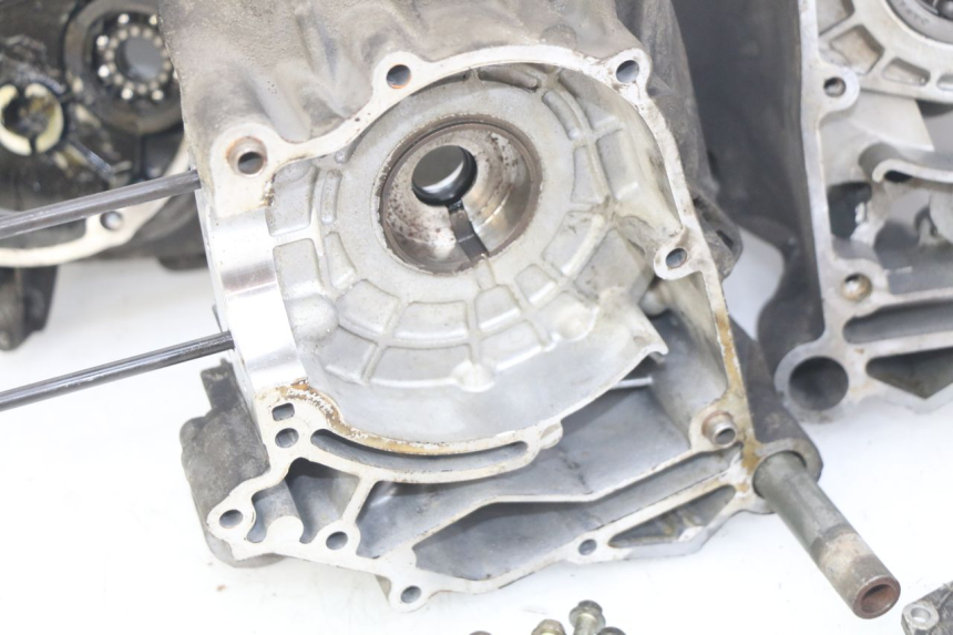 photo de CARTER BAS MOTEUR APRILIA SCARABEO 100 (2003 - 2012) - Panoramica del profilo