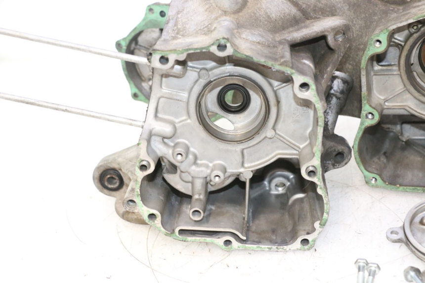 photo de CARTER MOTORE HONDA SCV LEAD 100 (2003 - 2007) - Dettagli dei punti di fissaggio