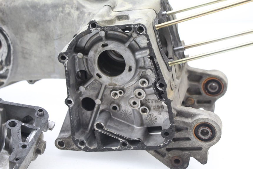 photo de CARTER MOTORE INFERIORE KYMCO SENTO 50 (2008 - 2013) - Zoom sui componenti