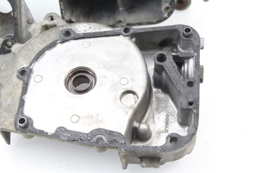 photo de CARTER MOTORE INFERIORE KYMCO SENTO 50 (2008 - 2013) - Ispezione visiva dettagliata