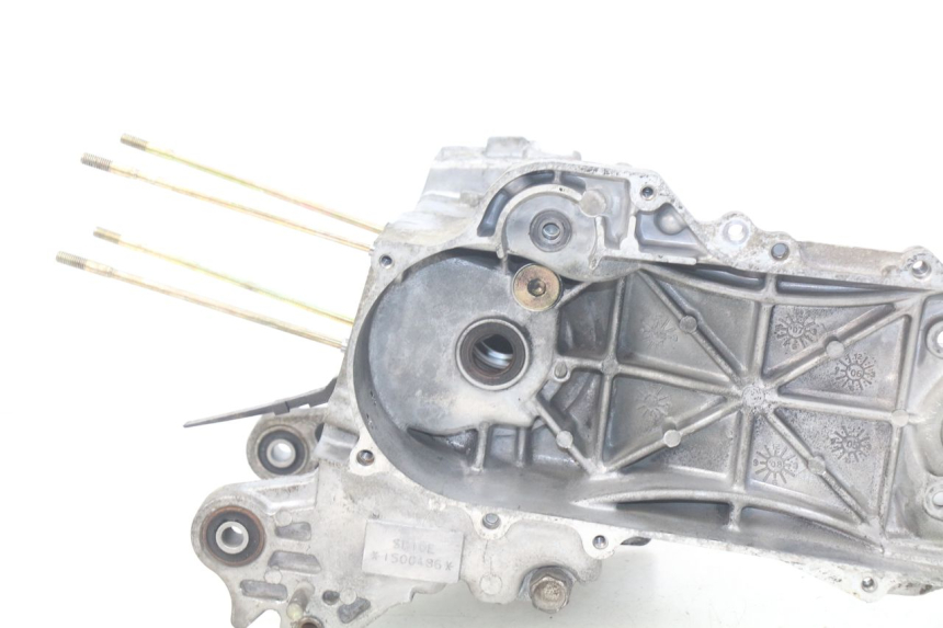 photo de CARTER MOTORE INFERIORE KYMCO SENTO 50 (2008 - 2013) - Stato della superficie e materiale