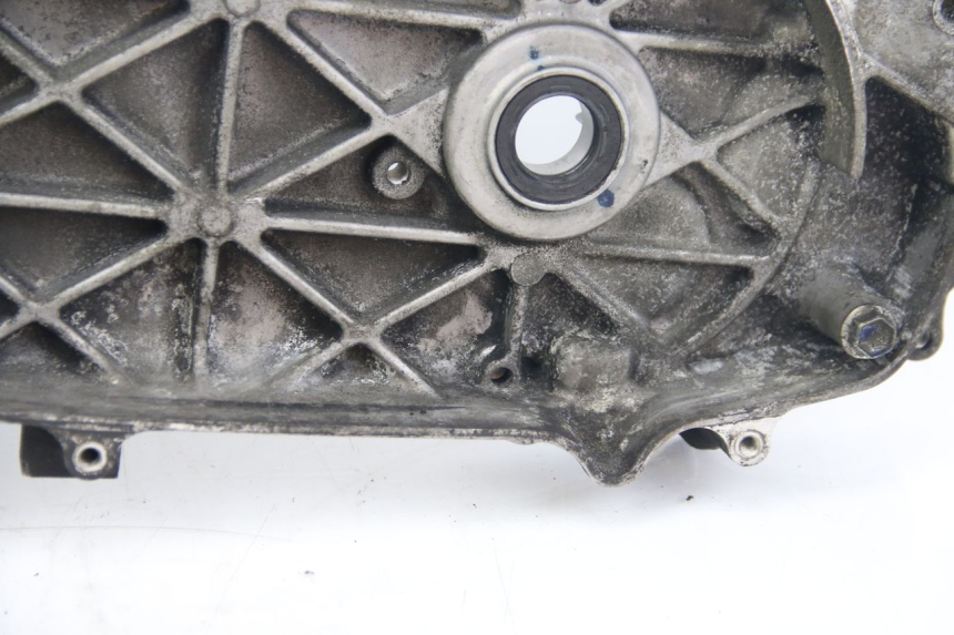 photo de CARTER BAS MOTORE SUZUKI SIXTEEN 125 (2008 - 2010) - Zoom sui componenti