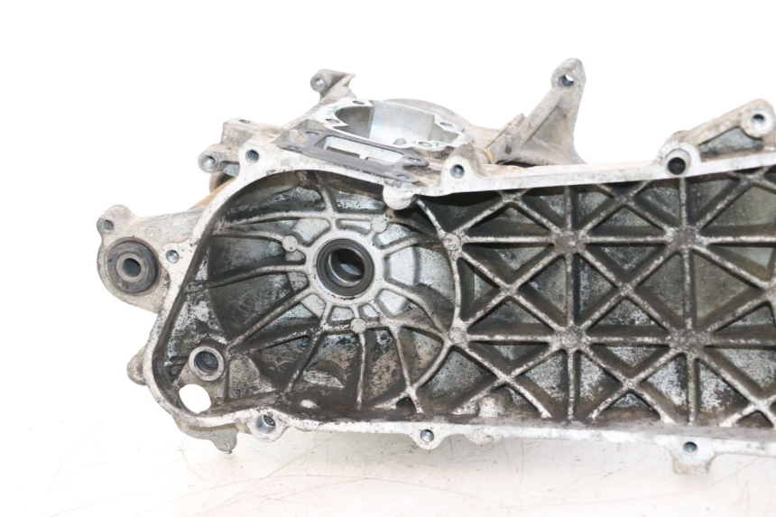 photo de CARTER BAS MOTEUR PEUGEOT SPEEDFIGHT LC 50 (1996 - 2002) - Dettagli dei punti di fissaggio