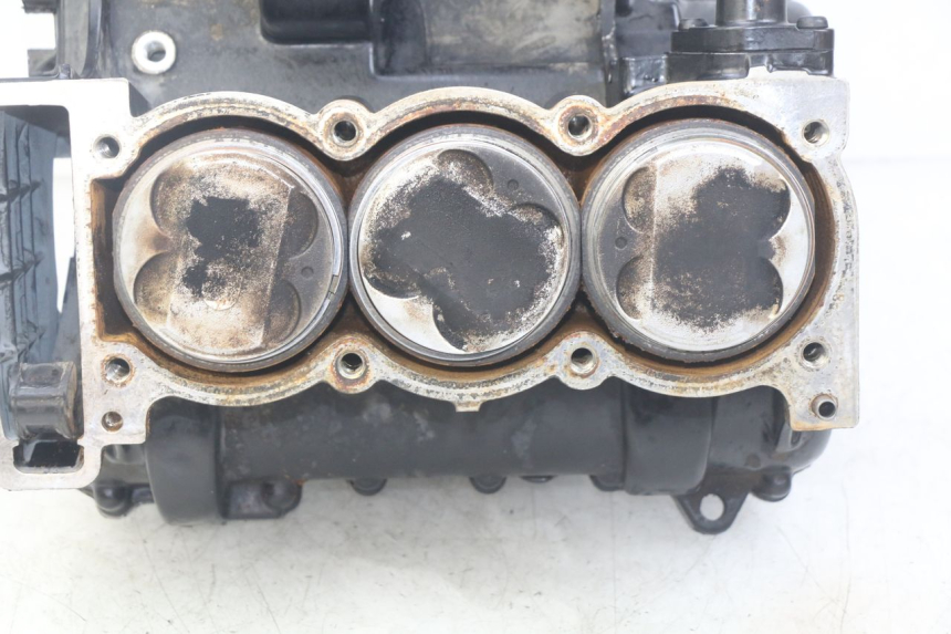 photo de CARTER BAS MOTORE TRIUMPH SPRINT ST 955 (1999 - 2001) - Altra vista dell'articolo