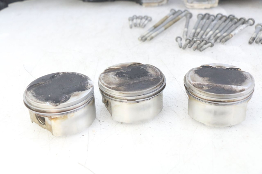 photo de CARTER BAS MOTORE TRIUMPH SPRINT ST 955 (1999 - 2001) - Caratteristiche distintive