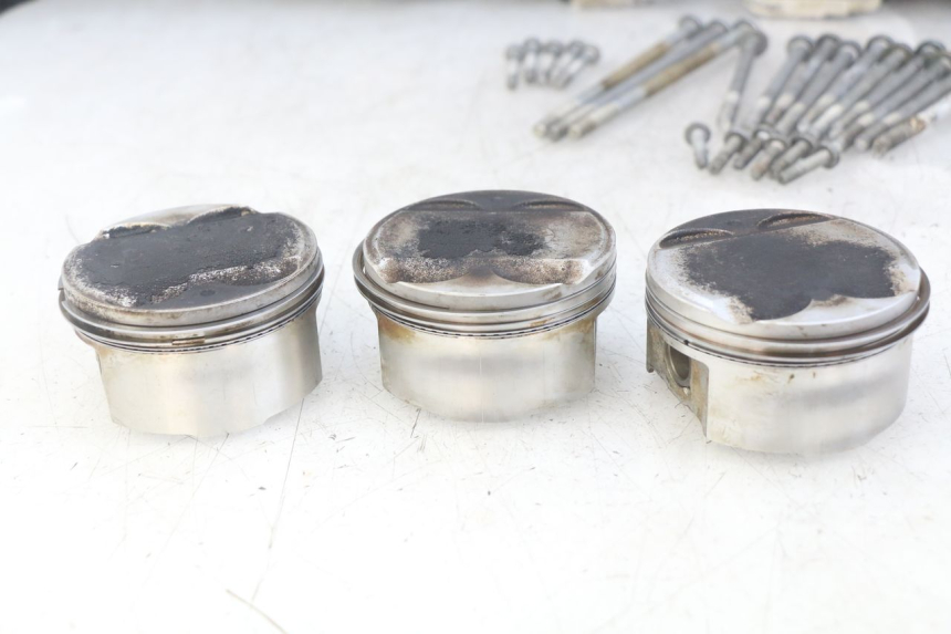 photo de CARTER BAS MOTORE TRIUMPH SPRINT ST 955 (1999 - 2001) - Zoom sui componenti