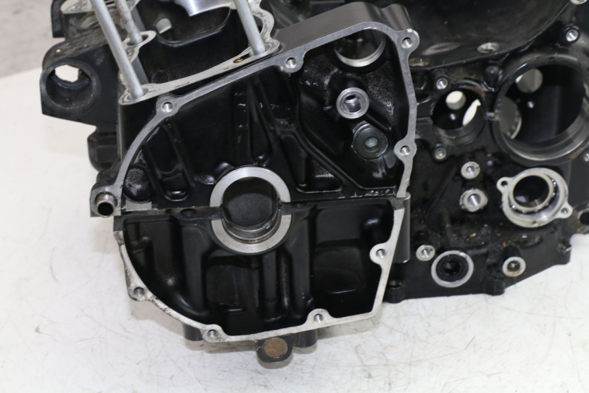 photo de CARTER MOTORE INFERIORE SUZUKI GSF S BANDIT ABS 650 (2005 - 2006) - Primo piano ad alta risoluzione