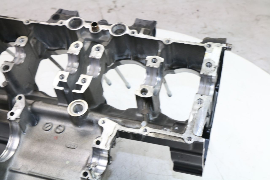 photo de CARTER MOTORE INFERIORE SUZUKI GSF S BANDIT ABS 650 (2005 - 2006) - Primo piano tecnico