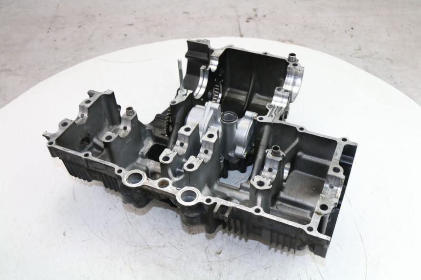 photo de CARTER MOTORE INFERIORE SUZUKI GSF S BANDIT ABS 650 (2005 - 2006) - Marcature e riferimenti originali