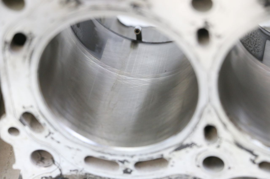 photo de CARTER MOTORE SUZUKI GSR 750 (2011 - 2017) - Ispezione visiva dettagliata