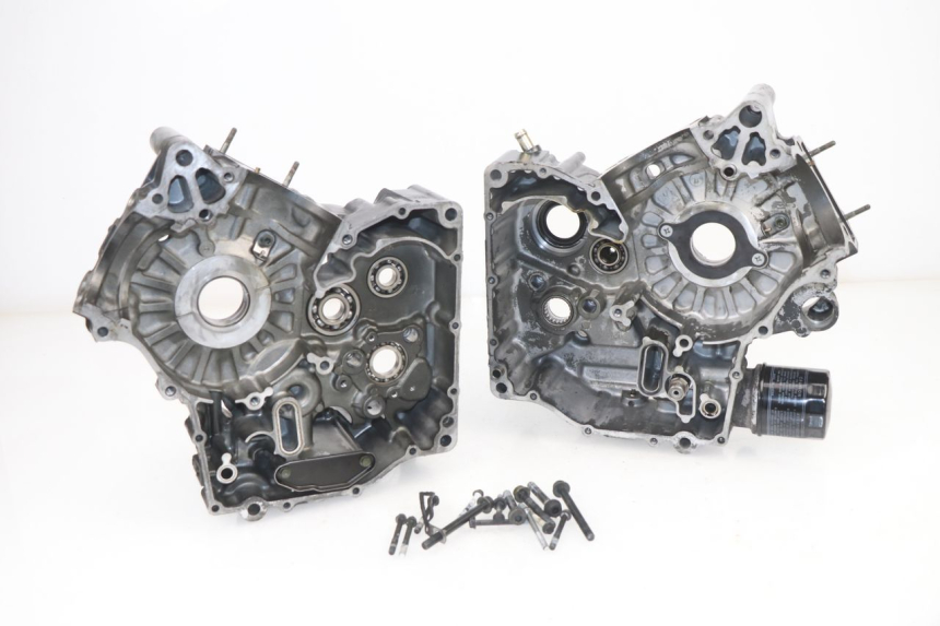 photo de CARTER MOTORE INFERIORE SUZUKI SV S 650 (1999 - 2002) - Zoom sui componenti