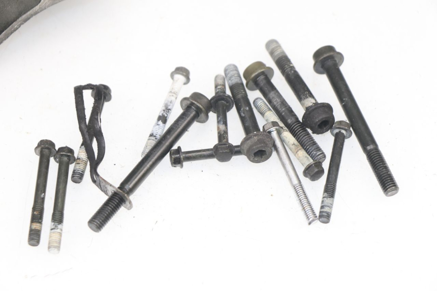 photo de CARTER MOTORE INFERIORE SUZUKI SV S 650 (1999 - 2002) - Stato della superficie e materiale