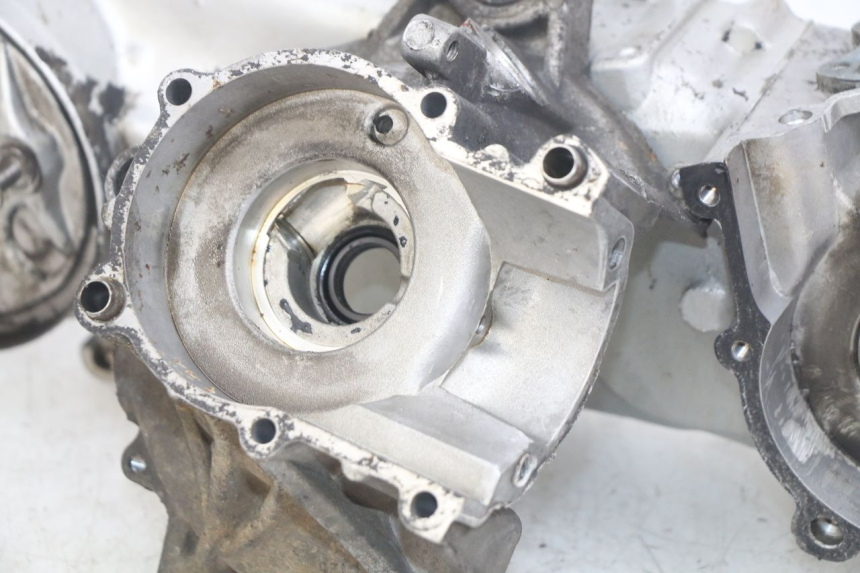 photo de CARTER BAS MOTEUR PEUGEOT SV 125 (1991 - 1994) - Zoom sui componenti