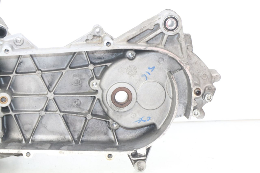 photo de CARTER BAS MOTEUR APRILIA SXR 50 (2021 - 2023) - Stato della superficie e materiale