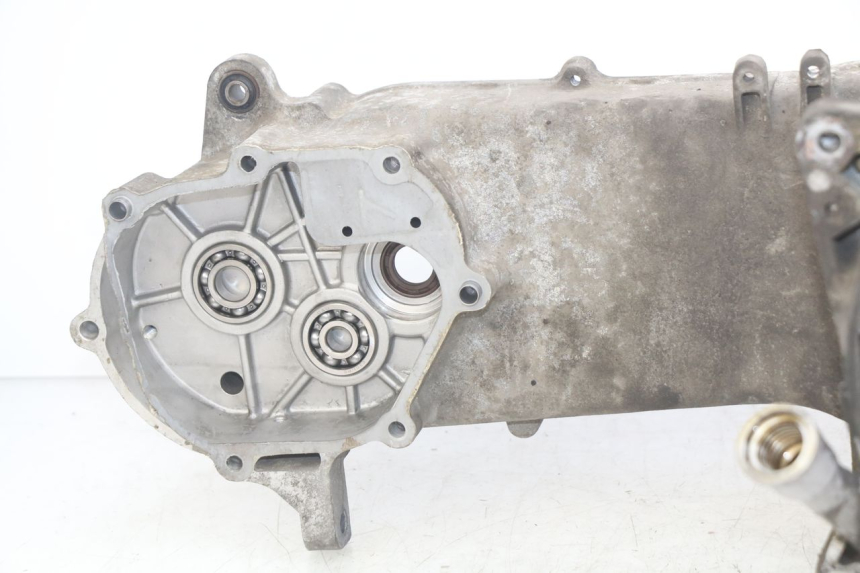 photo de CARTER MOTORE INFERIORE SYM SYMPHONY 125 (2009 - 2015) - Primo piano ad alta risoluzione