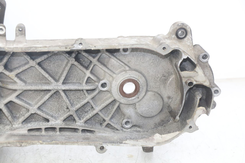 photo de CARTER MOTORE INFERIORE SYM SYMPHONY 125 (2009 - 2015) - Dettagli dei punti di fissaggio