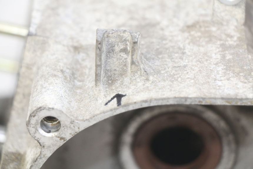 photo de CARTER MOTORE INFERIORE SYM SYMPHONY 125 (2009 - 2015) - Marcature e riferimenti originali