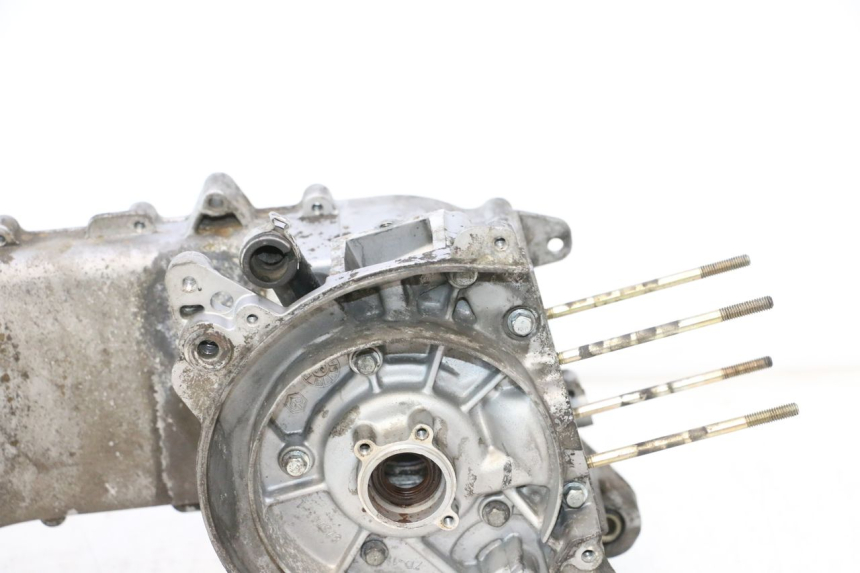 photo de CARTER MOTORE PIAGGIO TYPHOON 50 (2000 - 2009) - Caratteristiche distintive