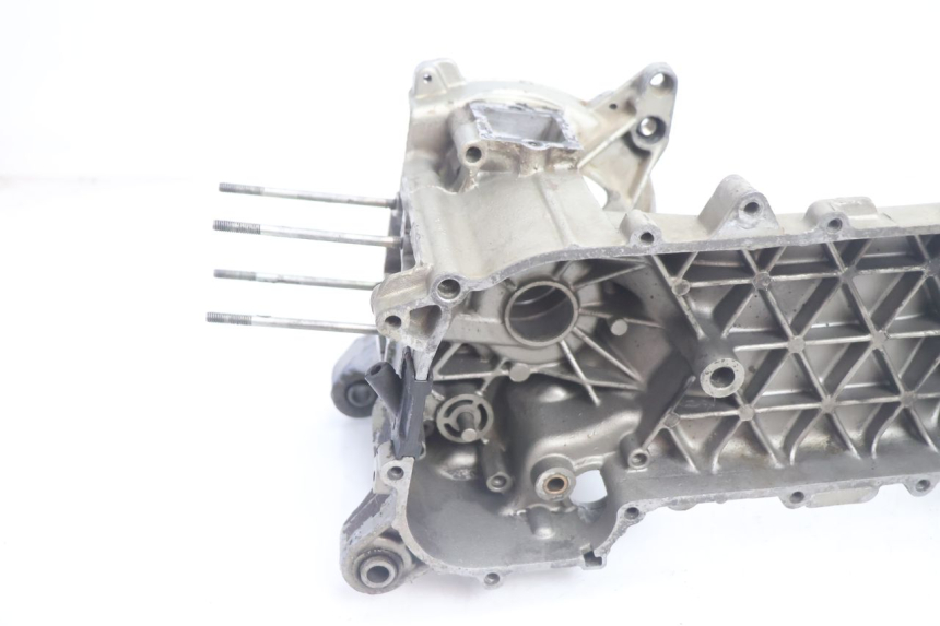 photo de CARTER MOTORE PIAGGIO TYPHOON 50 (1993 - 1999) - Zoom sui componenti