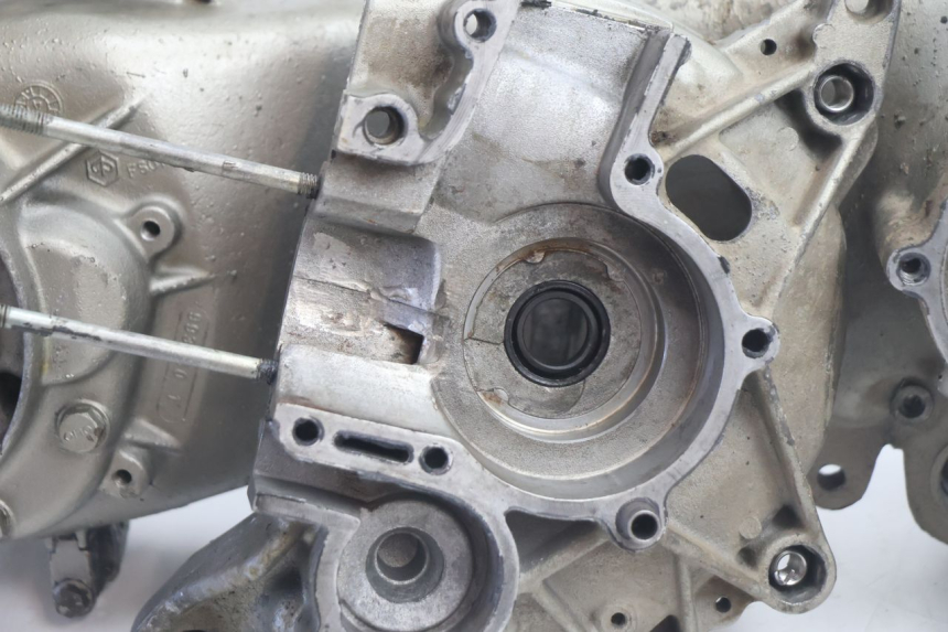 photo de CARTER MOTORE PIAGGIO TYPHOON 50 (1993 - 1999) - Altra angolazione
