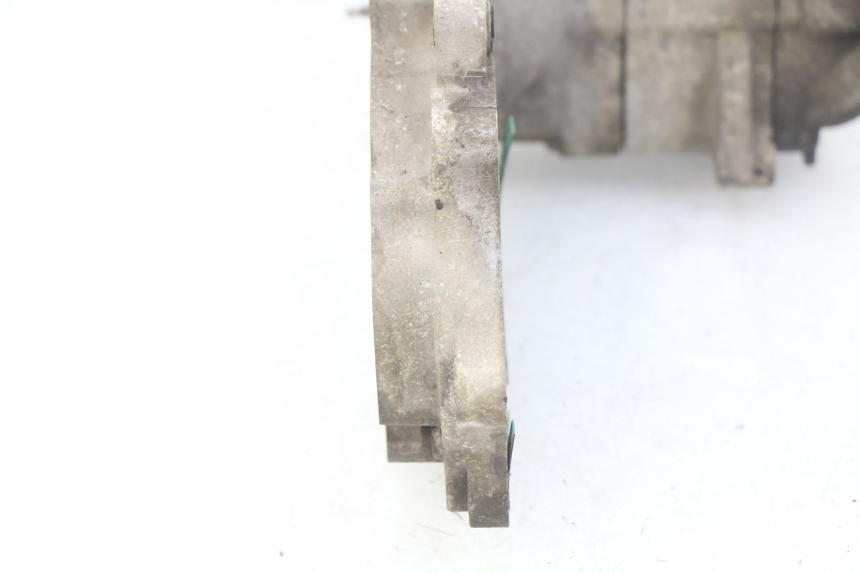 photo de CARTER BAS MOTEUR PEUGEOT V-CLIC VCLIC 50 (2007 - 2013) - Caratteristiche distintive