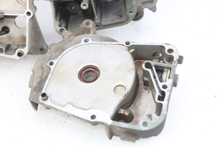 photo de CARTER BAS MOTEUR PEUGEOT V-CLIC VCLIC 50 (2007 - 2013) - Panoramica del profilo