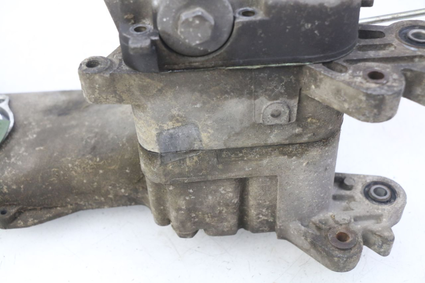 photo de CARTER BAS MOTEUR PEUGEOT V-CLIC VCLIC 50 (2007 - 2013) - Primo piano tecnico