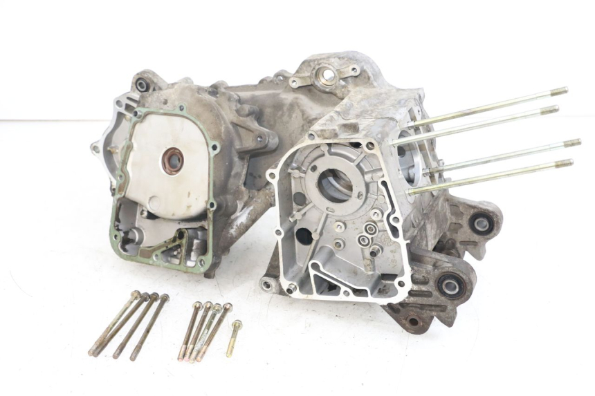 photo de CARTER BAS MOTEUR PEUGEOT V-CLIC VCLIC 50 (2007 - 2013) - Primo piano ad alta risoluzione