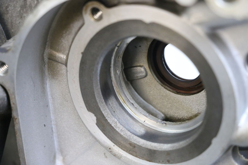 photo de CARTER BAS MOTEUR PEUGEOT V-CLIC VCLIC 50 (2007 - 2013) - Ispezione visiva dettagliata